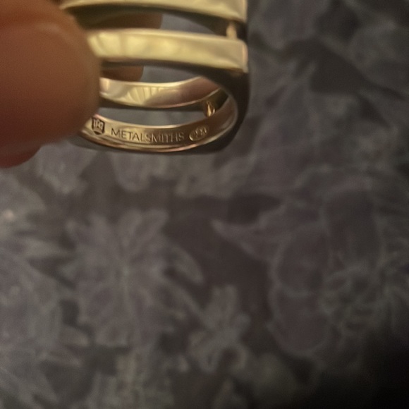 This sterling silver ring by Metalsmiths may have been worn once or twice. - Picture 8 of 10